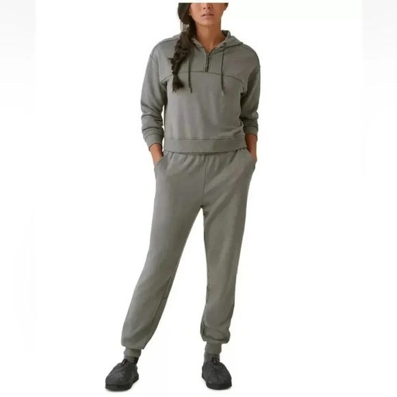 Bass Tops - Bass Outdoor Women's Hibernate Half Zip Hoodie